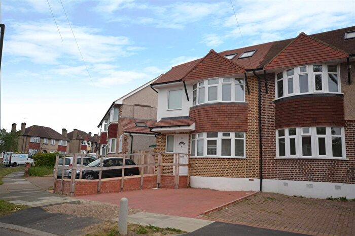 4 Bedroom Property To Rent In Churston Drive, Morden, SM4