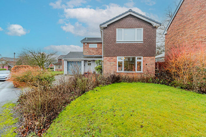 4 Bedroom Detached House For Sale In Longmeadow, Weaverham, Northwich, CW8