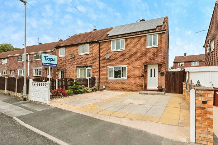 3 Bedroom Semi-Detached House For Sale In Handsworth Road, Wakefield, WF2