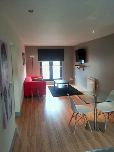 2 Bedroom Flat To Rent In Old Brickyard, Carlton, Nottingham, NG3