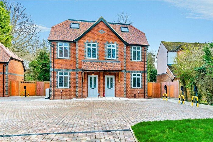 3 Bedroom Terraced House For Sale In Kingswood Way, South Croydon, CR2