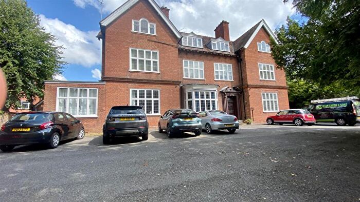 2 Bedroom Apartment For Sale In St. Gregorys Road, Stratford-Upon-Avon *No Chain*, CV37