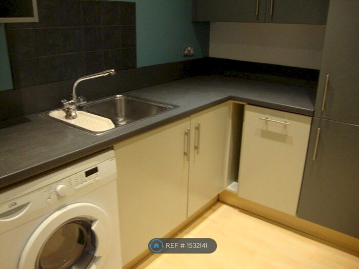 2 Bedroom Flat To Rent In Derwent Road, London, W5
