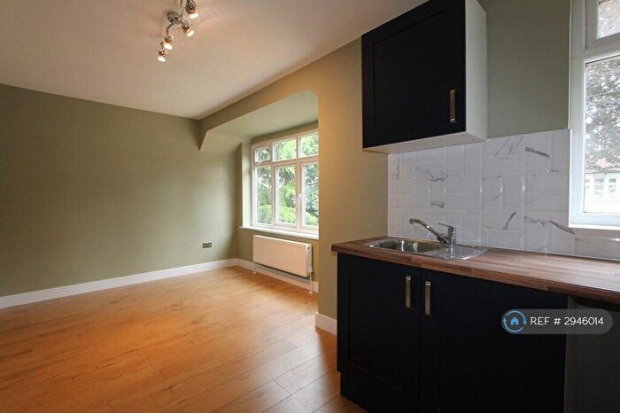 Studio To Rent In Cedars Road, Croydon, CR0
