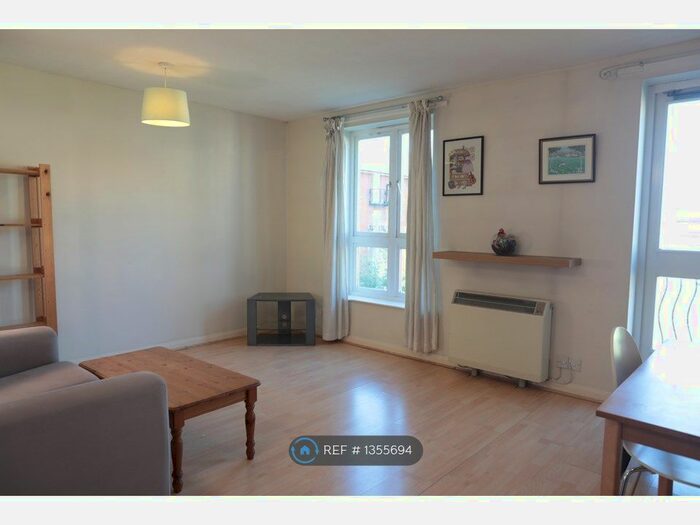 2 Bedroom Flat To Rent In London, London, SE16