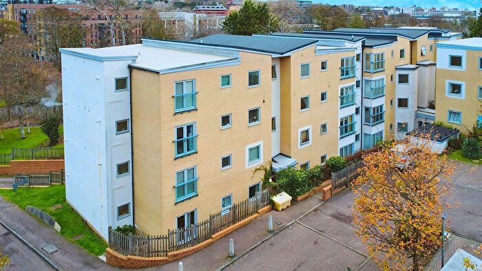 2 Bedroom Flat For Sale In Gadebury Heights, Bury Road, Hemel Hempstead, HP1