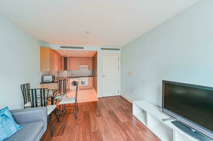 1 Bedroom Flat To Rent In Chelsea Bridge Wharf, Battersea Park, London, SW11