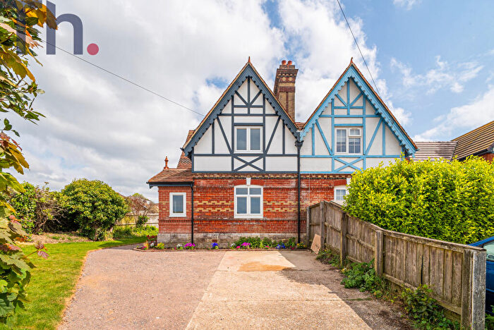 3 Bedroom Semi-Detached House For Sale In East Cowes, Isle Of Wight, PO32
