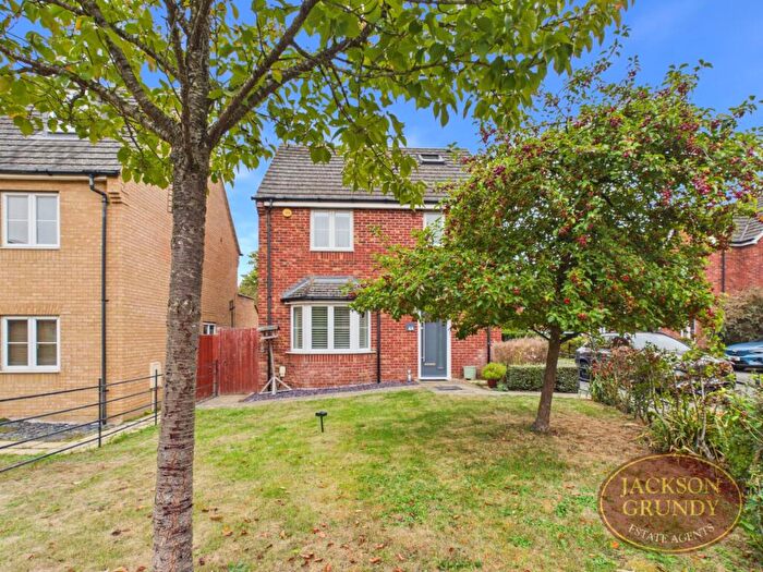 4 Bedroom Detached House For Sale In Chestnut Close, Milton Malsor, NN7