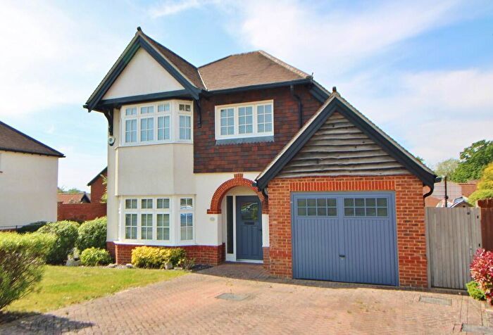 3 Bedroom Detached House For Sale In Newlands Avenue, Berewood, PO7