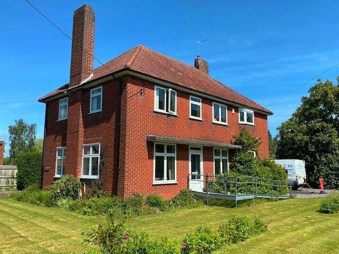 1 Bedroom Semi-Detached House To Rent In The Close, Ringwood, Hampshire, BH24