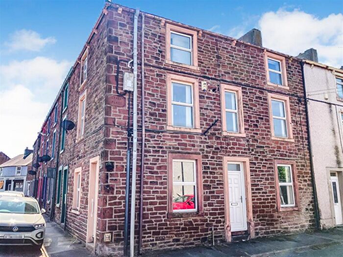 4 Bedroom End Of Terrace House For Sale In Lyalls Place, Maryport, CA15