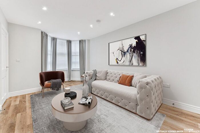 2 Bedroom Flat To Rent In Clarendon Flats, Balderton Street, W1K