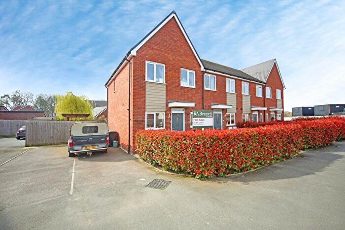 2 Bedroom End Of Terrace House For Sale In Chestnut Avenue, Stratford-Upon-Avon, Warwickshire, CV37