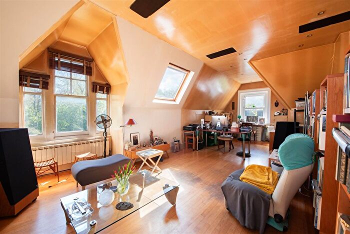 3 Bedroom Flat For Sale In West Heath Road, Hampstead, NW3