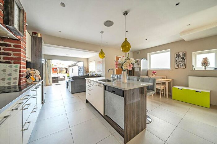 3 Bedroom Semi-Detached House For Sale In Worplesdon Road, Guildford, Surrey, GU2