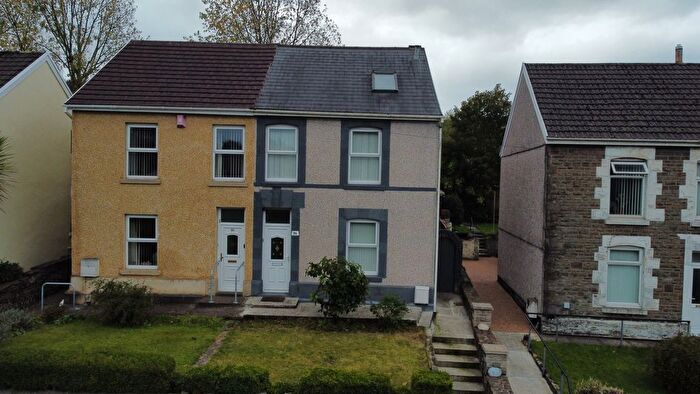 3 Bedroom Semi-Detached House For Sale In Bonymaen Road, Swansea, SA1