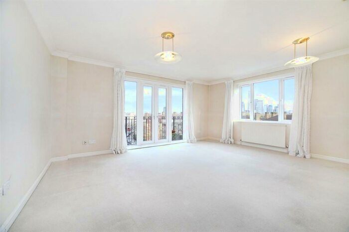2 Bedroom Penthouse To Rent In Quayside Court, Abbotshade Road, London, SE16