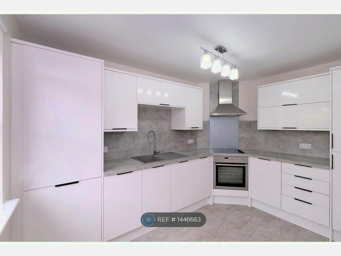 2 Bedroom Flat To Rent In Mount Street, Aberdeen, AB25