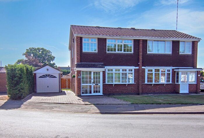 3 Bedroom Semi-Detached House For Sale In Manderley Close, Coventry, CV5