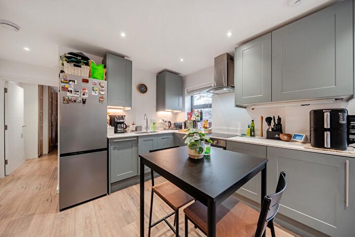 1 Bedroom Flat To Rent In Elm Grove, London, SW19