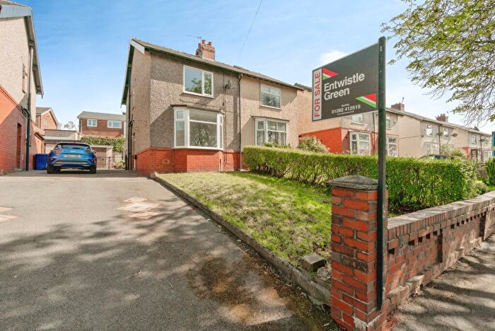 2 Bedroom Semi Detached House For Sale In Casterton Avenue, Burnley, Lancashire, BB10