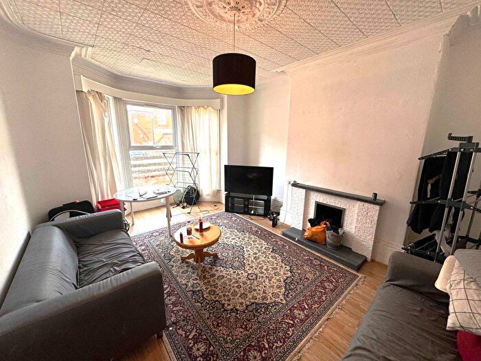 6 Bedroom Terraced House To Rent In St Michaels Terrace, Headingley, Leeds, LS6