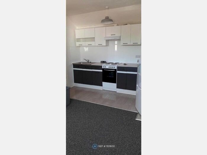 1 Bedroom Flat To Rent In Cross Street, Wrexham, LL11