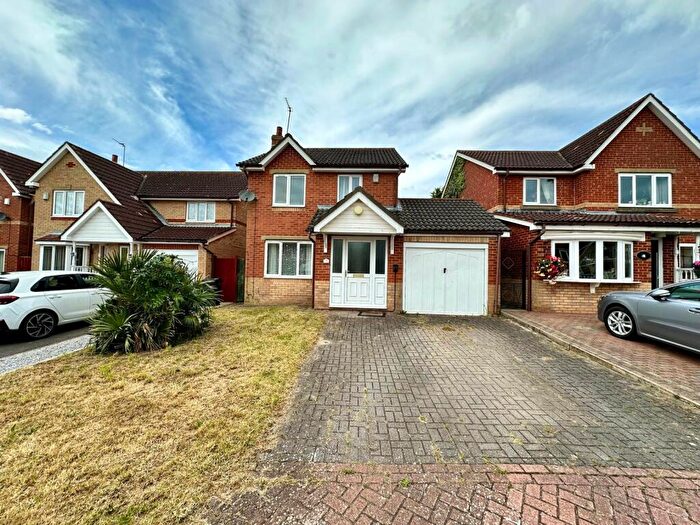 3 Bedroom Detached House To Rent In Frensham Close, Kingswood, Hull, HU7