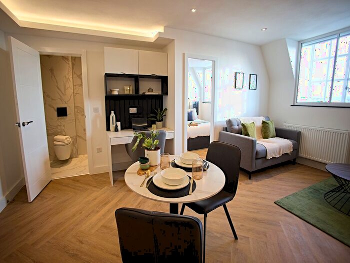 1 Bedroom Flat To Rent In Apt, Live Oasis Eastgate #, LS2