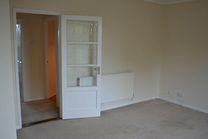 2 Bedroom Apartment For Sale In Sumner Road, Farnham, Surrey, GU9
