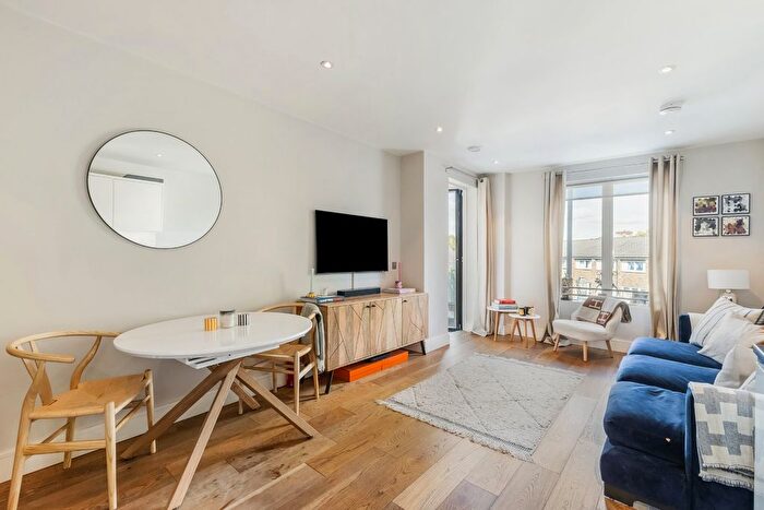 2 Bedroom Flat For Sale In Lillie Road, Fulham, London, SW6