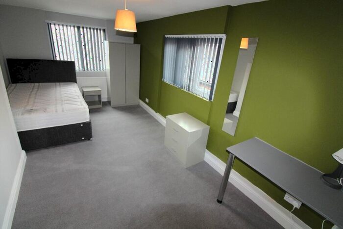 6 Bedroom Terraced House To Rent In Chapel Street, Preston, Lancashire, PR1