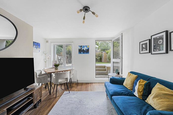 2 Bedroom Flat For Sale In Eastdown Park, SE13