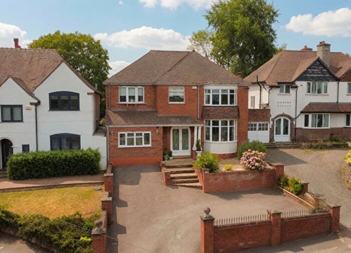 4 Bedroom Detached House For Sale In Penns Lane, Sutton Coldfield, B72