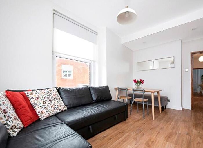 2 Bedroom Flat To Rent In Montagu Mansions, Marylebone, London, W1U