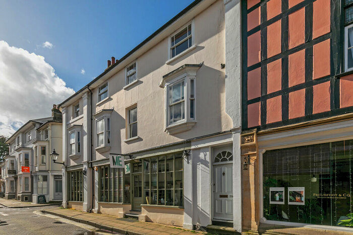 2 Bedroom Flat To Rent In St. Thomas Street, Winchester, SO23