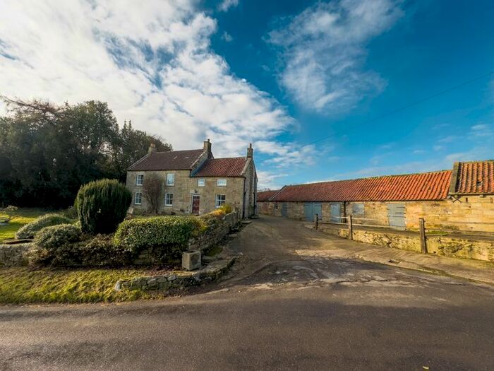 3 Bedroom Farmhouse For Sale In Flowergate, Whitby, YO21