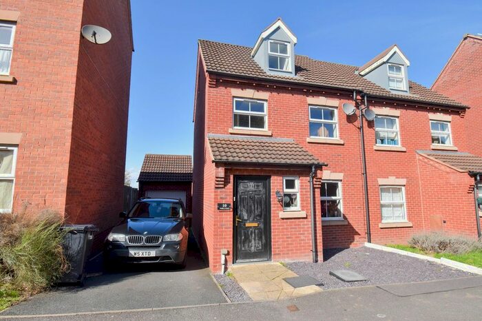 3 Bedroom Semi-Detached House To Rent In Timble Road, Hamilton, Leicester, LE5