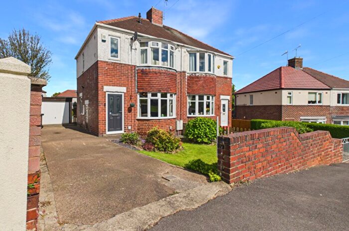 3 Bedroom Semi Detached House For Sale In Hollinsend Avenue, Hollinsend., S12