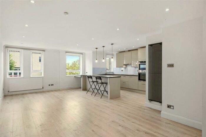 2 Bedroom Flat To Rent In Regents Plaza Apartments, Kilburn Priory, NW6
