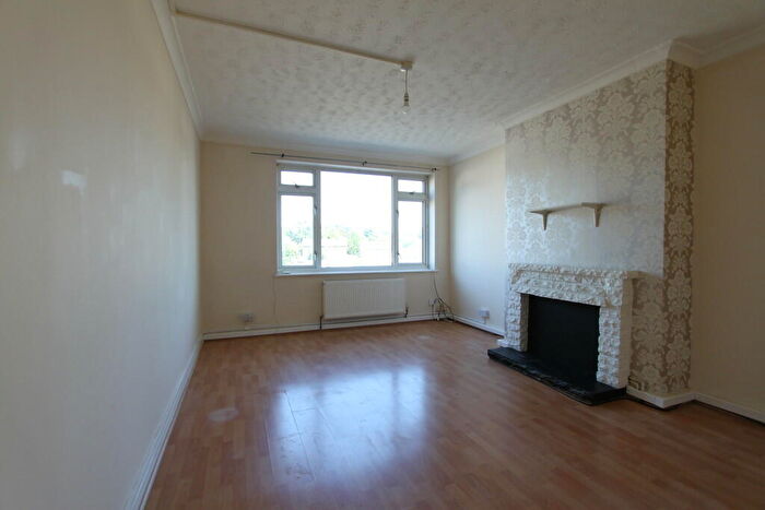 2 Bedroom Flat To Rent In Stanley Way, Orpington, BR5