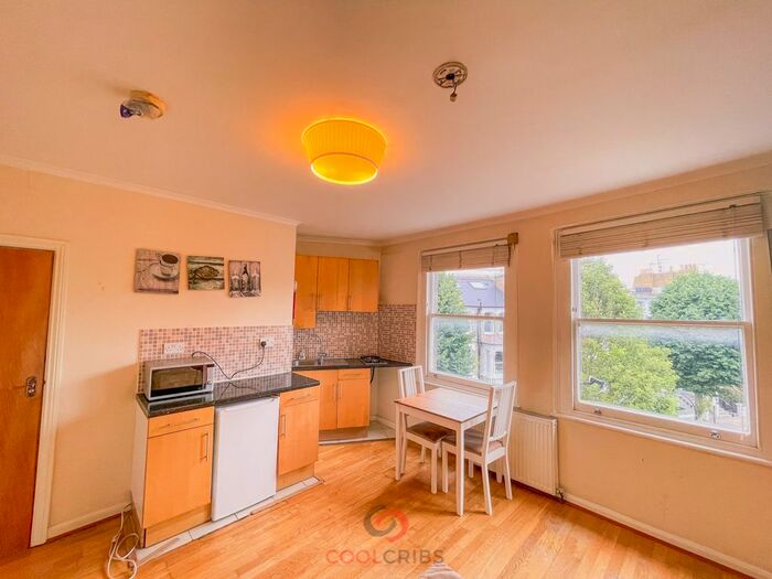 Studio To Rent In Netherwood Road, Shepherds Bush, London, W14