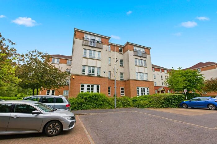 2 Bedroom Flat For Sale In Old Castle Gardens, Glasgow, G44