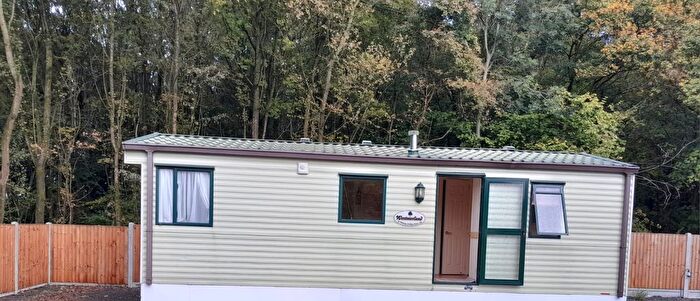 2 Bedroom Mobile/park Home To Rent In Coopers End, Bishop's Stortford, CM22