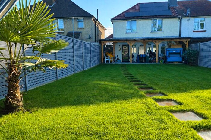 3 Bedroom Semi Detached House To Rent In Warren Avenue, Southampton, Hampshire, SO16