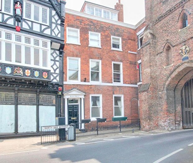 2 Bedroom Flat To Rent In North Bar Without, Beverley, HU17