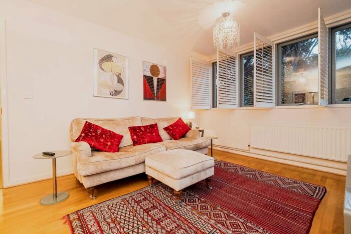 2 Bedroom Flat To Rent In Kinglet Close, London, E7