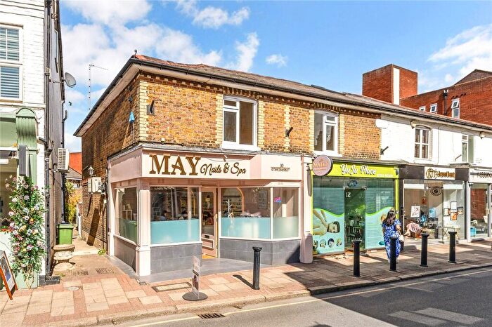 2 Bedroom Flat To Rent In Baker Street, Weybridge, Surrey, KT13