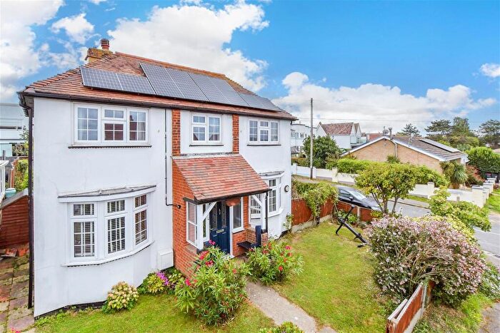 3 Bedroom Detached House For Sale In High View Avenue, Herne Bay, Kent, CT6